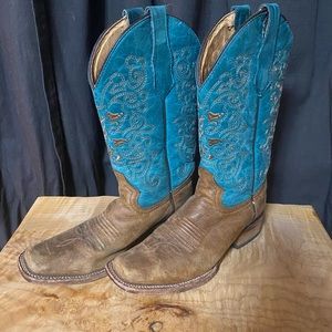 Circle G cowgirl boots!!